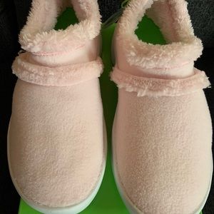Oofos ladies oocoozie vegan Sherpa slip on pink shoe size 10